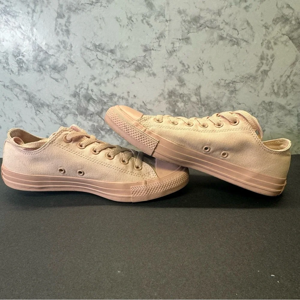 Converse Chuck Taylor All Star Unisex Low Top Sz Men’s (8) Women’s (10) Low Pink